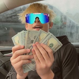 Meet your Posher, Tyler